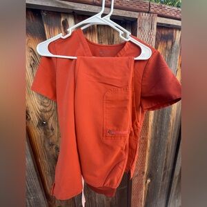 Figs Auburn Yola Scrub Set